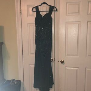 Beautiful dark  green sequins formal dress Sz 10-12 TT